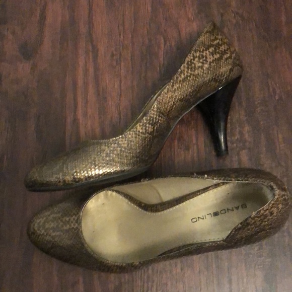 Women’s Bandolino Brown Faux Snakeskin Round Toe Pumps Size 7 - Picture 7 of 16